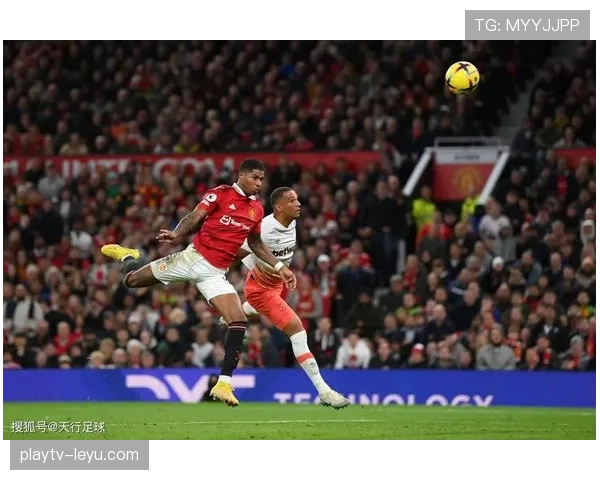 西汉姆联足总杯逆转取胜,团队合作与顽强斗志闪耀赛场 西汉姆联足总杯逆转取胜,团队合作与顽强斗志闪耀赛场