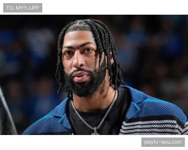 安东尼·戴维斯这生活真硬气,训练房跟酒店的差价我都替他肉疼了 安东尼·戴维斯这生活真硬气,训练房跟酒店的差价我都替他肉疼了