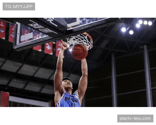 德雷克斯勒无球跑动撕裂防线，高效输出改变比赛节奏